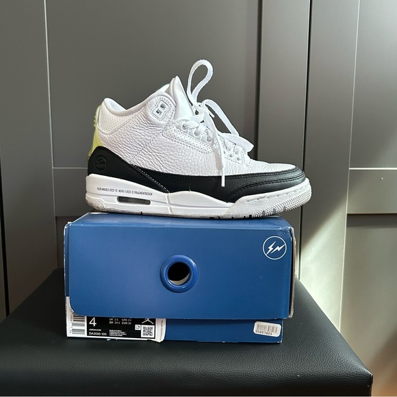 Air Jordan 3 Fragment - Picture 7 of 7